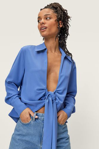 Petite Chemise À Col Ouvert Avec Nœud Sur Le Devant - - 32 - Nasty Gal - Modalova