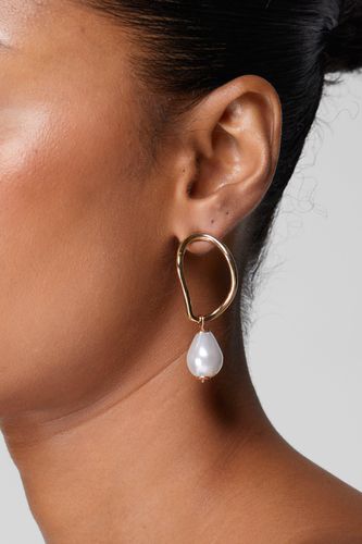 Hoop Pearl Droplet Earrings - - One Size - Nasty Gal - Modalova