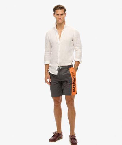 Herren 19-Zoll Sportswear Boardshorts aus Recyceltem Material mit Logo - Größe: M - Superdry - Modalova