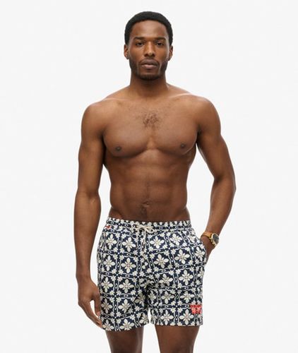 Herren 43 cm Lange Badeshorts mit Kachel-print - Größe: M - Superdry - Modalova