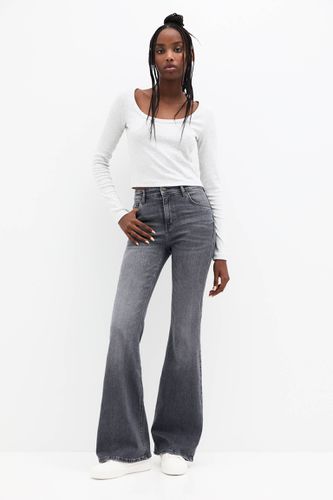 Jean Skinny Flare - Pull&Bear - Modalova