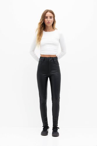 Pantalon Skinny En Similicuir - Pull&Bear - Modalova