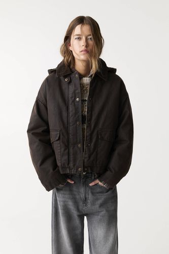 Veste Enduite À Col En Velours Côtelé Et Capuche - Pull&Bear - Modalova