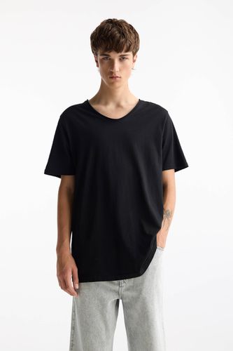 T-Shirt À Manches Courtes Décolleté En V - Pull&Bear - Modalova