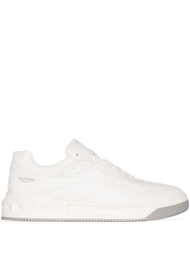 Sneakers With Logo - Valentino Garavani - Modalova