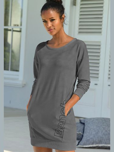 Robe en matière sweat robe d'intérieur sportive avec grand imprimé logo - - Bench. Loungewear - Modalova