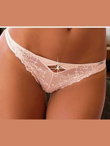 String féminin au look légèrement transparent avec superbe broderie - Marie Claire - Modalova