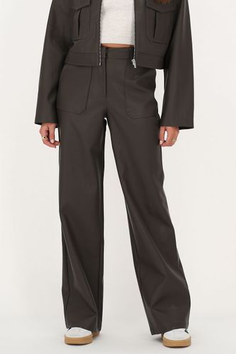 Pantalon en simili cuir foncé avec poches | - My jewellery - Modalova