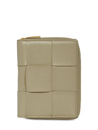 Portefeuille Compact Zippé Cassette - BOTTEGA VENETA - Modalova