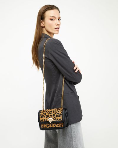 Abigail petit sac de fête avec rabat et bandoulière à imprimé animalier - Misako - Modalova