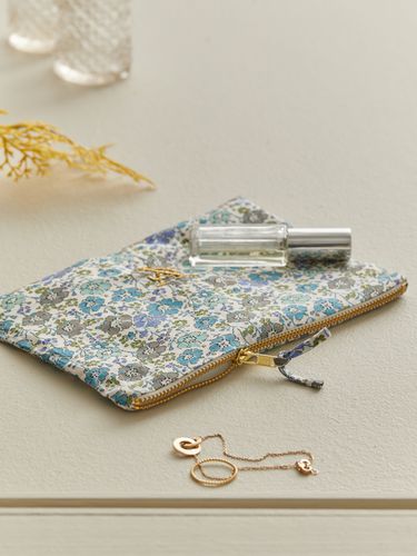 Pochette brodée en tissu Liberty - Vente Solidaire - Cyrillus - Modalova