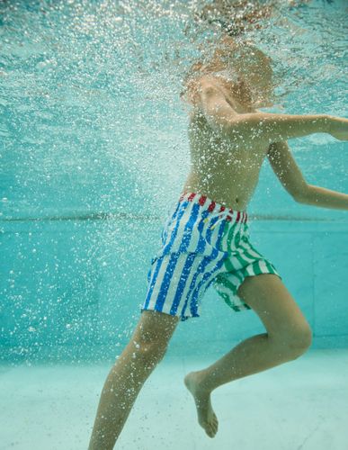 Short de bain-Hotchpotch rouge - Boden - Modalova