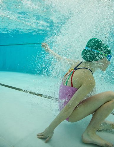 Maillot de bain Selena à bretelles arc-en-ciel-Erdbeershake - Boden - Modalova