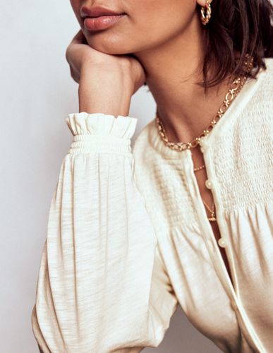 Chemise Elsa en jersey avec empiècement à smocks-Ivoire - Boden - Modalova