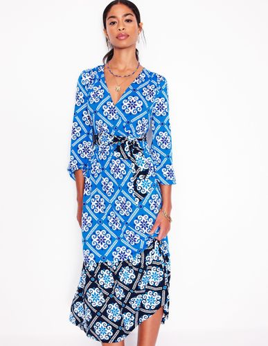 Robe portefeuille longue à volants-Bleu céruléen, motif Baroque Tile - Boden - Modalova