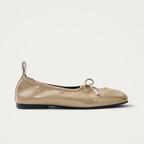 Rosalind Patent Ballerines en Cuir Beige - ALOHAS - Modalova
