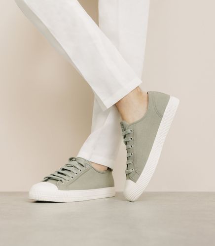 Chaussures baskets en toile kaki - IZAC - Modalova