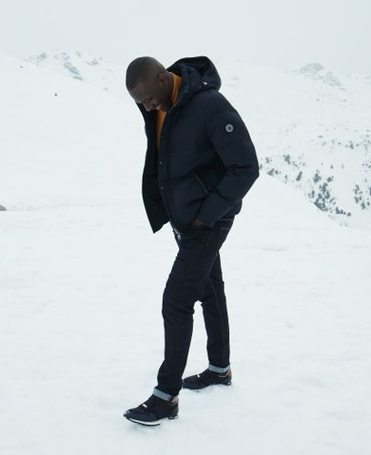 Blouson matelassé sans couture à capuche marine MIKIS - IZAC - Modalova