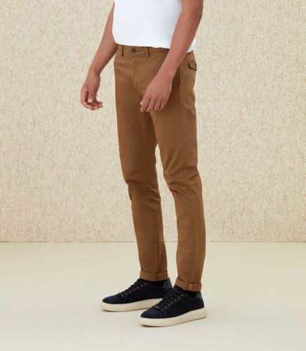 Pantalon Chino satin camel ''Casanova'' - IZAC - Modalova