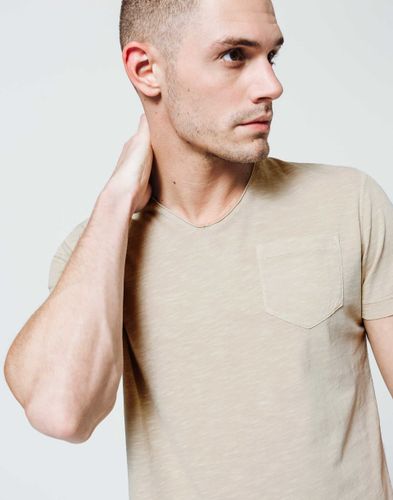 IZAC - T-Shirt Col V Beige - Izac - Modalova