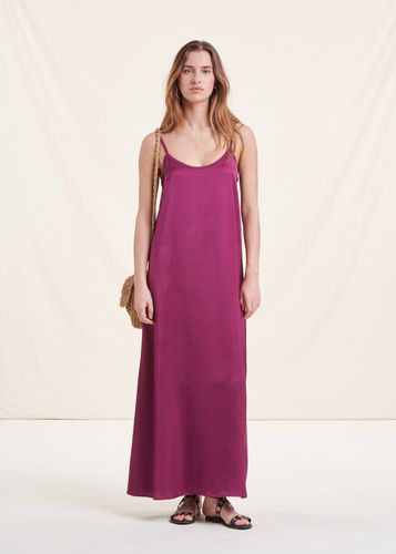 Robe longue fluide en satin violette à bretelles - La Fée Maraboutée - Modalova