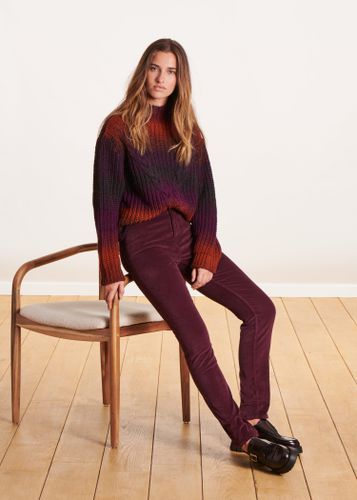 Pantalon slim prune en velours - La Fée Maraboutée - Modalova