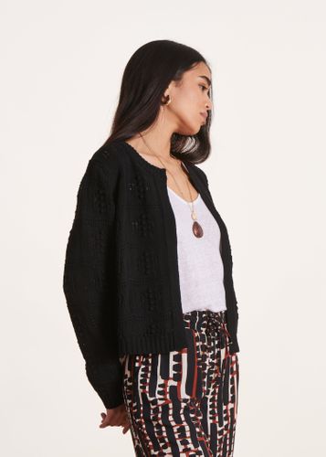 Gilet noir ouvert en maille crochet - La Fée Maraboutée - Modalova