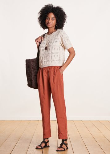 Pantalon fluide corail en lyocell - La Fée Maraboutée - Modalova