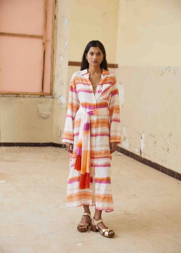 Robe chemise mi-longue à imprimé tie & dye - La Fée Maraboutée - Modalova