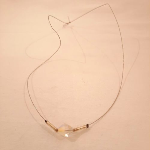 Collier fil d'acier et sa pochette - Label Emmaus - Modalova