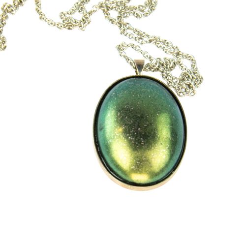 Collier en rsine poxy rond jaune et vert avec sa chane en mtal - la marcotte - Modalova