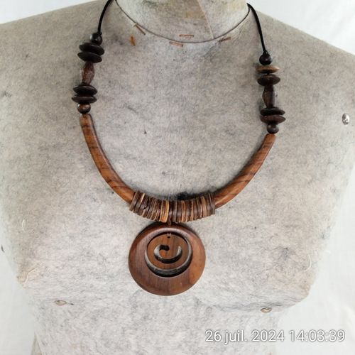 Collier spirale en bois exotique - Label Emmaus - Modalova