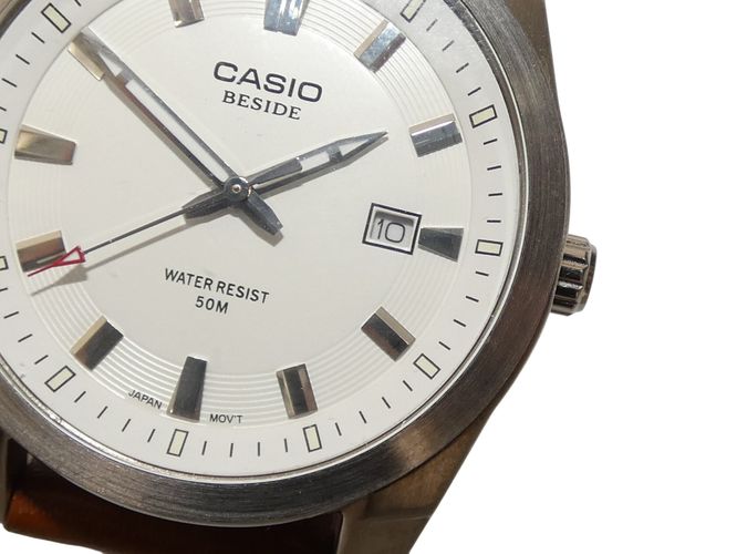Montre "Beside" avec bracelet en cuir - casio - Modalova