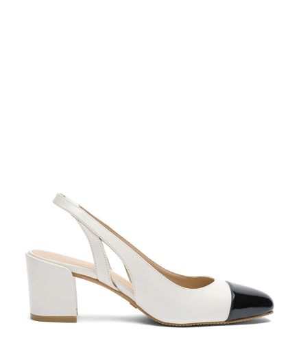 SLEEK 50 SLINGBACK, SLINGBACK, CRÈME/, CUIR DE VEAU LISSE/VERNIS - Stuart Weitzman - Modalova