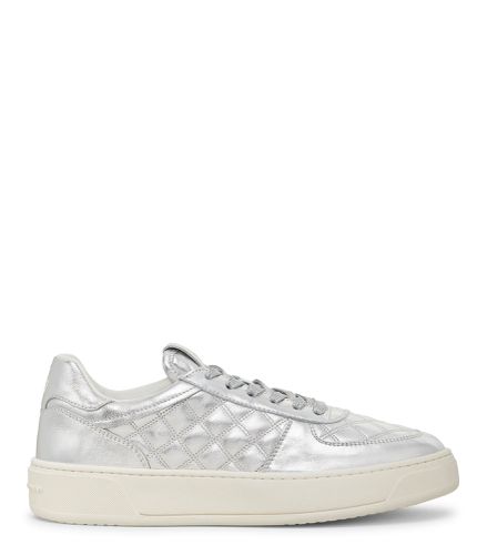 SW COURTSIDE SLEEK SNEAKER, SNEAKERS, , METALLIC LEATHER/QUILT METALLIC LEATHER - Stuart Weitzman - Modalova