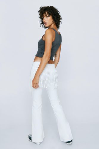 Petite - Jean Flare Taille Basse À Franges - - 32 - Nasty Gal - Modalova