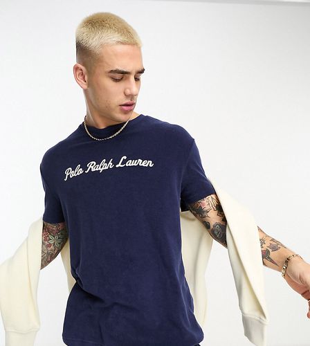 Collaboration exclusive x ASOS - T-shirt en tissu éponge avec inscription logo sur le devant - Polo Ralph Lauren - Modalova