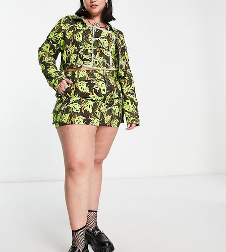 Plus - Mini-jupe d'ensemble en sergé à imprimé camouflage - Collusion - Modalova