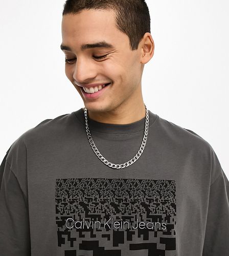 Exclusivité ASOS - T-shirt oversize à motif - Calvin Klein Jeans - Modalova
