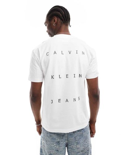 T-shirt décontracté avec imprimé au dos - Calvin Klein Jeans - Modalova