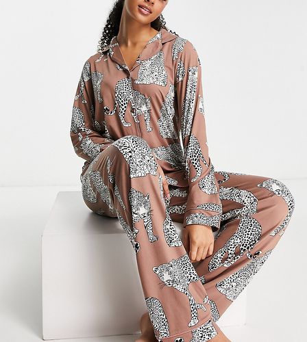 Pyjama avec top boutonné et pantalon en jersey imprimé léopards - Chelsea Peers Tall - Modalova