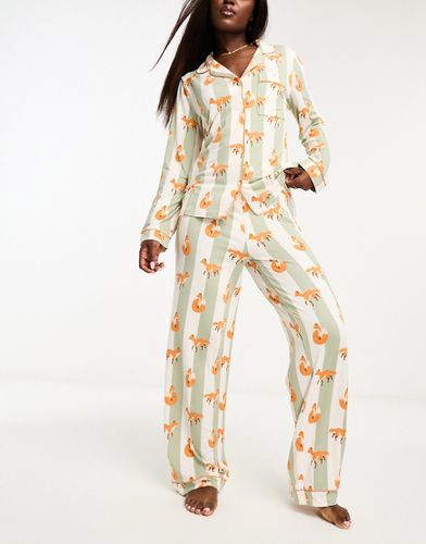 Pyjama long boutonné à rayures et motifs renard - Sauge et crème - Chelsea Peers - Modalova