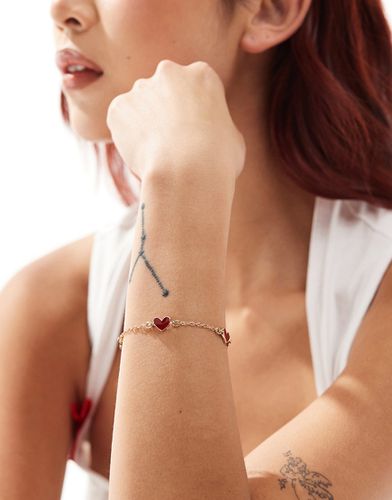Bracelet avec caurs rouges en émail - Accessorize - Modalova