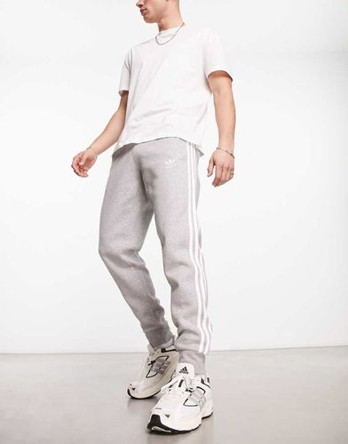 adidas originals 3-Stripes Pant - Pantalon de survêtement - Homme (Gris) -  Vêtements chez Sarenza (550143)