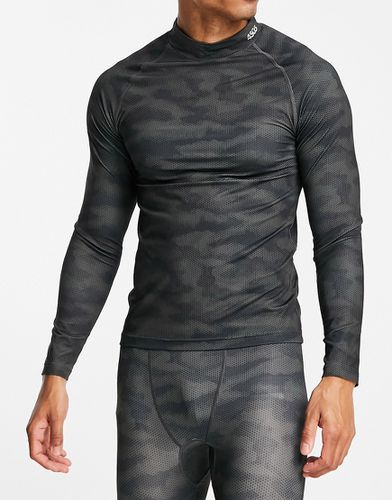 T-shirt de sous-vêtement à manches longues avec col montant et imprimé camouflage - ASOS - Modalova