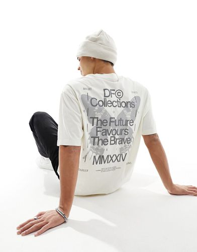 ASOS Dark Future - T-shirt oversize à imprimé papillon au dos - Beige - Asos Design - Modalova