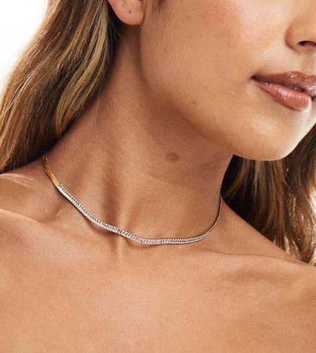 Collier court en plaqué or 14 carats avec maille serpentine et cristaux en zircon cubique - Asos Design - Modalova