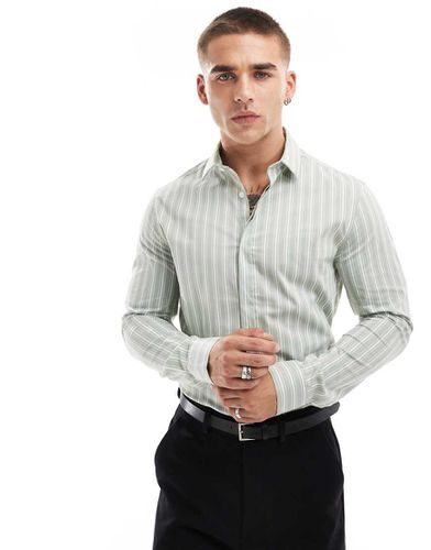 Chemise ajustée à rayures et col droit - Sauge - Asos Design - Modalova