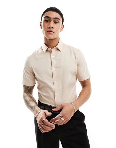Chemise ajustée en popeline à manches courtes - pâle - Asos Design - Modalova