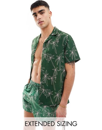 Chemise de plage d'ensemble décontractée avec col à revers et imprimé palmiers esquissé - Asos Design - Modalova